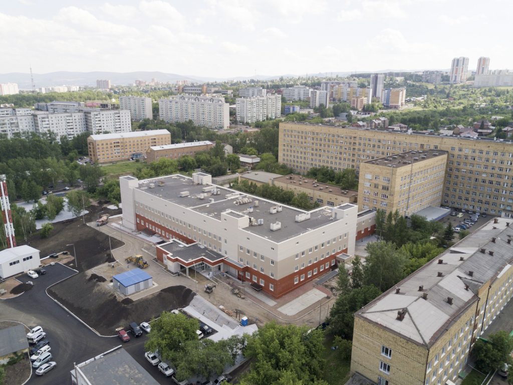 Бсмп красноярск хирургическое. БСМП Красноярск. БСМП Карповича. Больница им Карповича Красноярск. Корпуса БСМП Красноярск.